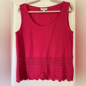 Chic Sleeveless Sweater in Vibrant Pink